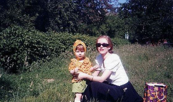 маленькая Лиза Арзамасова с мамой