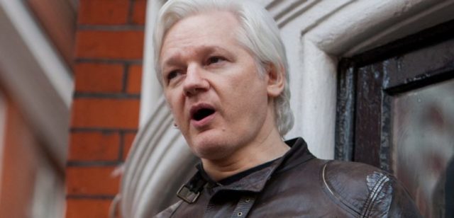 Власти добрались до создателя WikiLeaks. За что арестовали Джулиана Ассанжа?
