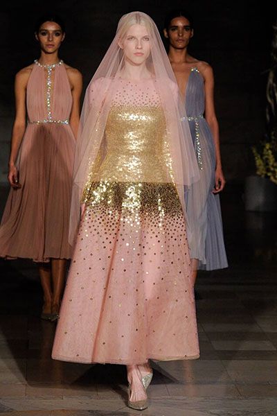 Золотисто розовое платье