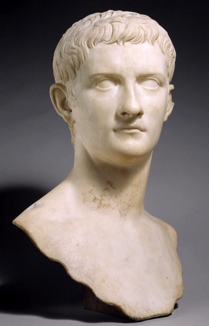 Калигула - портрет из мрамора
