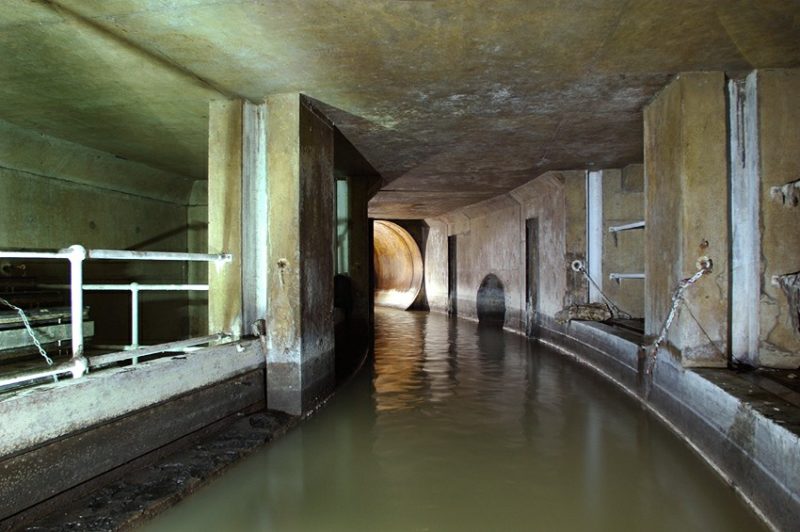 Элемент подземной канализационной системы в Лондоне