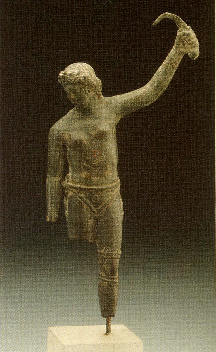 Статуя гладиатриксы с мечом фракийским