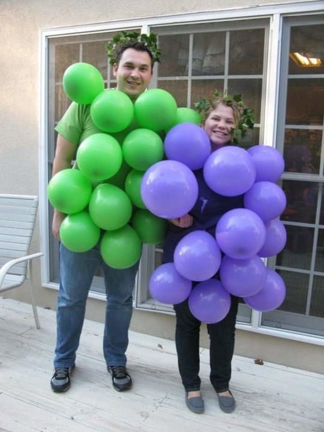 парень и девушка с воздушными шарами