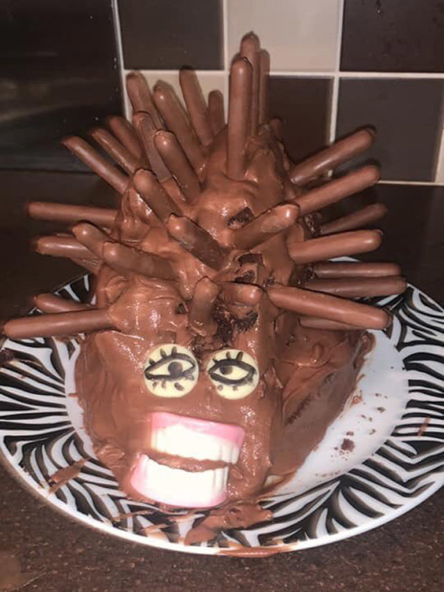 шоколадный торт в форме ежа