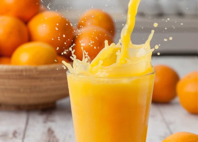 стакан с апельсиновым соком