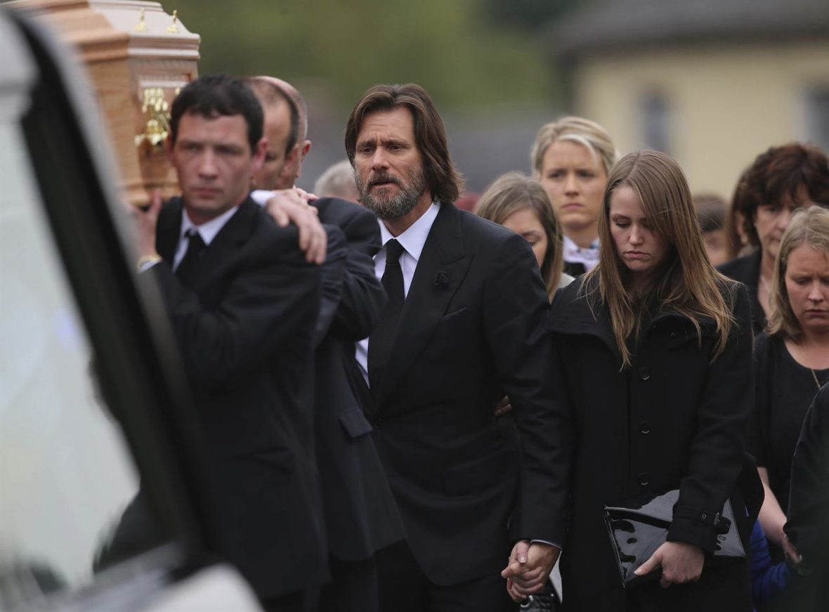 Керри на похоронах Катрионы