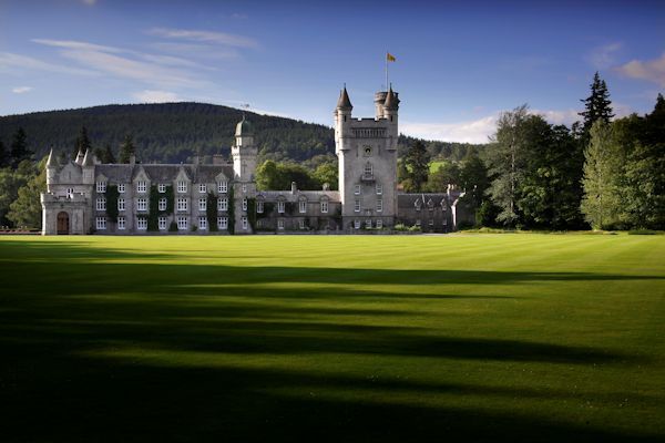 замок Балморал в Шотландии