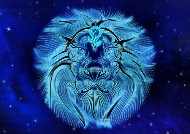 знак зодиака лев на фоне ночного неба