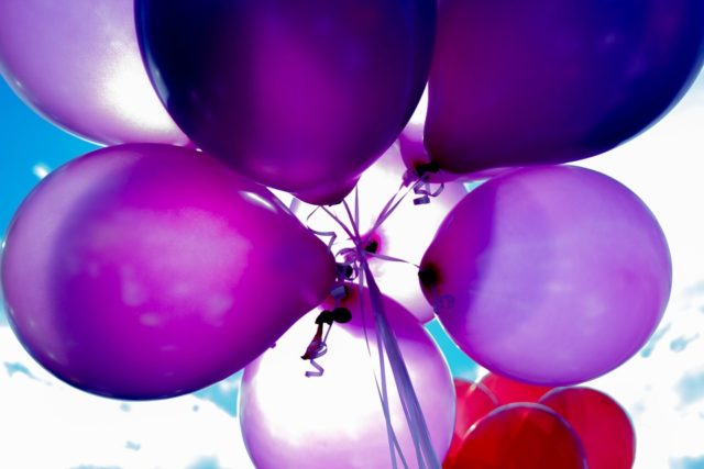 воздушные шары фиолетового цвета