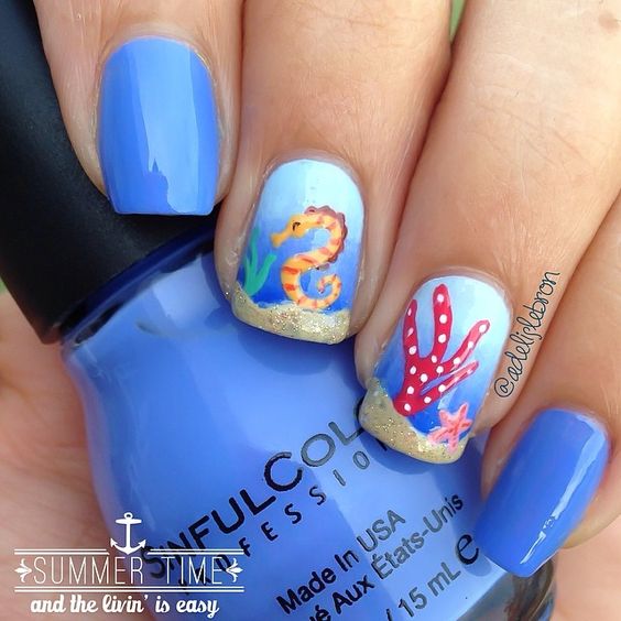 голубые ногти с морским рисунком