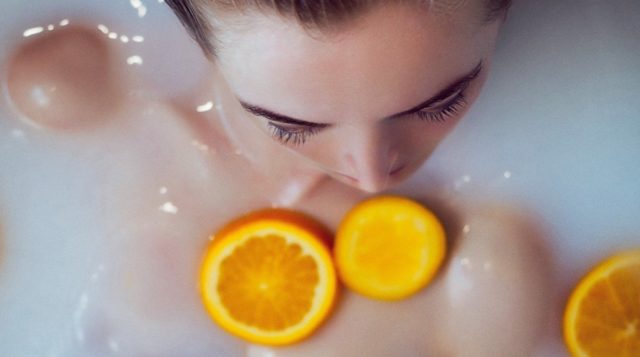 Похудеть и согреться: в чём польза горячей ванны для женщин