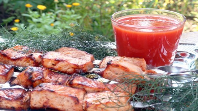 шашлык и томатный сок