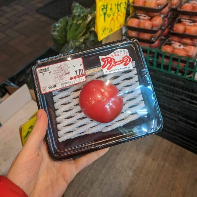 помидор в упаковке