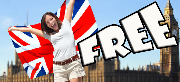 девушка с британским флагом в руках