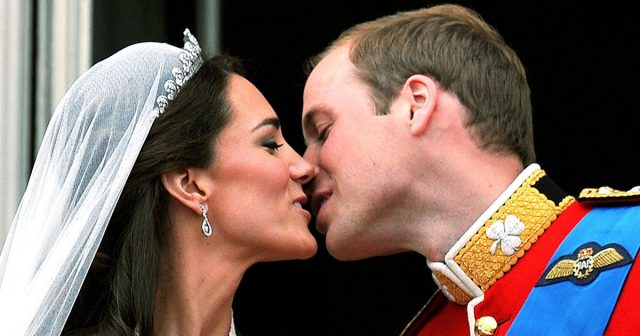 кейт миддлтон целует принца уильяма на своей свадьбе