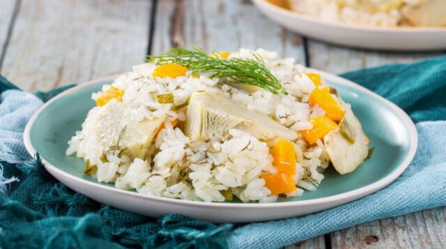 Польза для здоровья и фигуры: варианты постных салатов с рисом