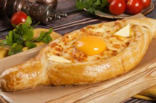 хачапури по-аджарски