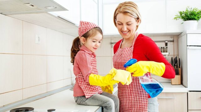 Как с раннего возраста привить ребёнку любовь к труду