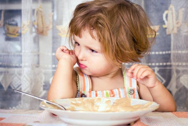 Как помочь малоежке: чем кормить и что делать, если у ребенка плохой аппетит Родители и дети,аппетит,дети,еда,советы